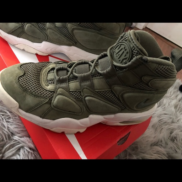 ❤️❤️MAKE AN OFFER❤️❤️ Nike Air Max - Picture 1 of 4